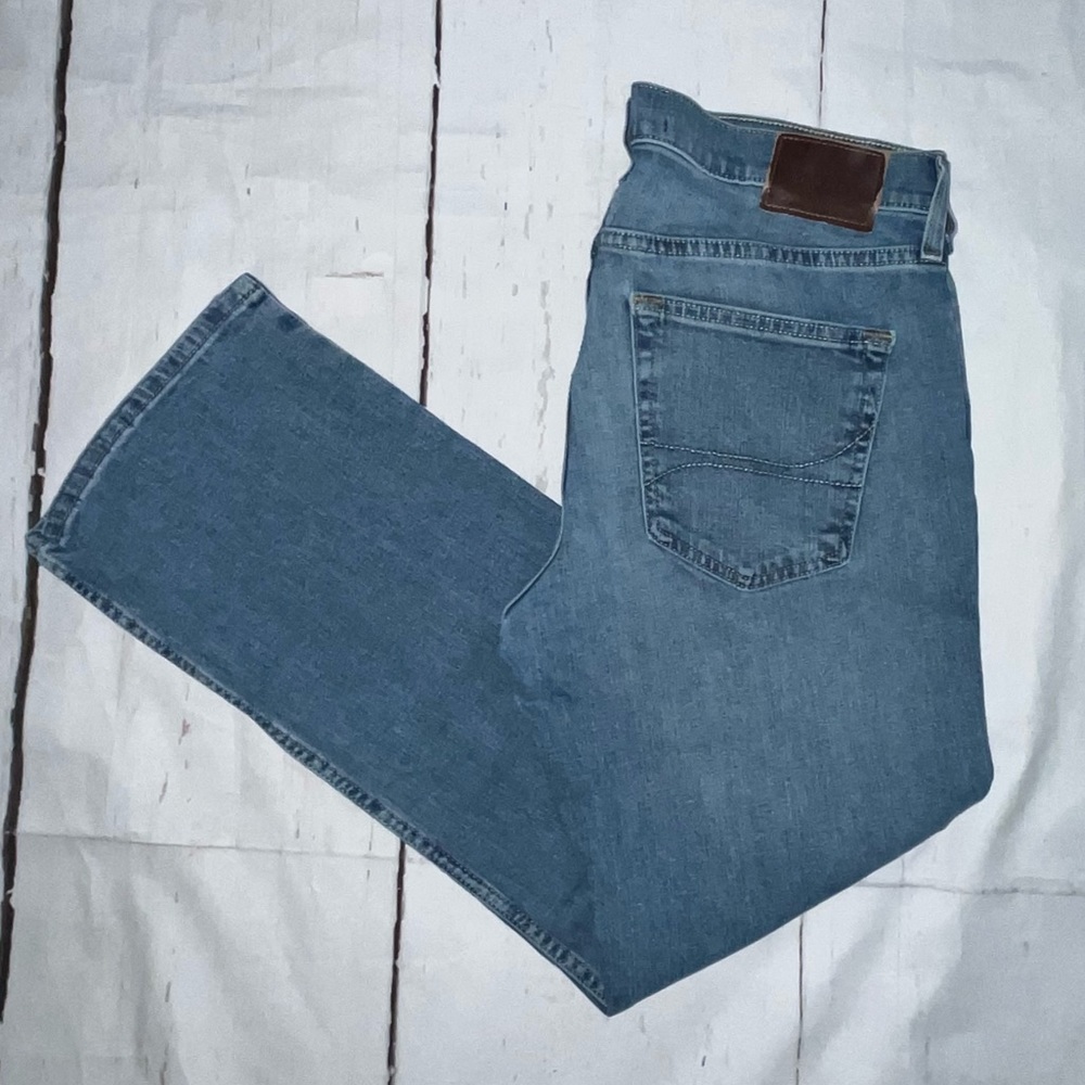 Men’s Hollister Epic Flex Straight Light Medium Wash Jeans 32 30